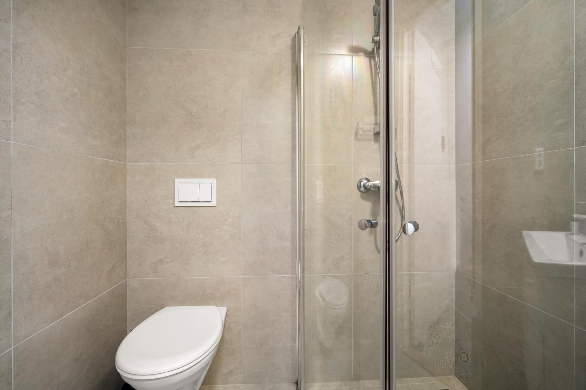 One Of A Kind In I 7 Bedrooms I 15 Guests! Bergen