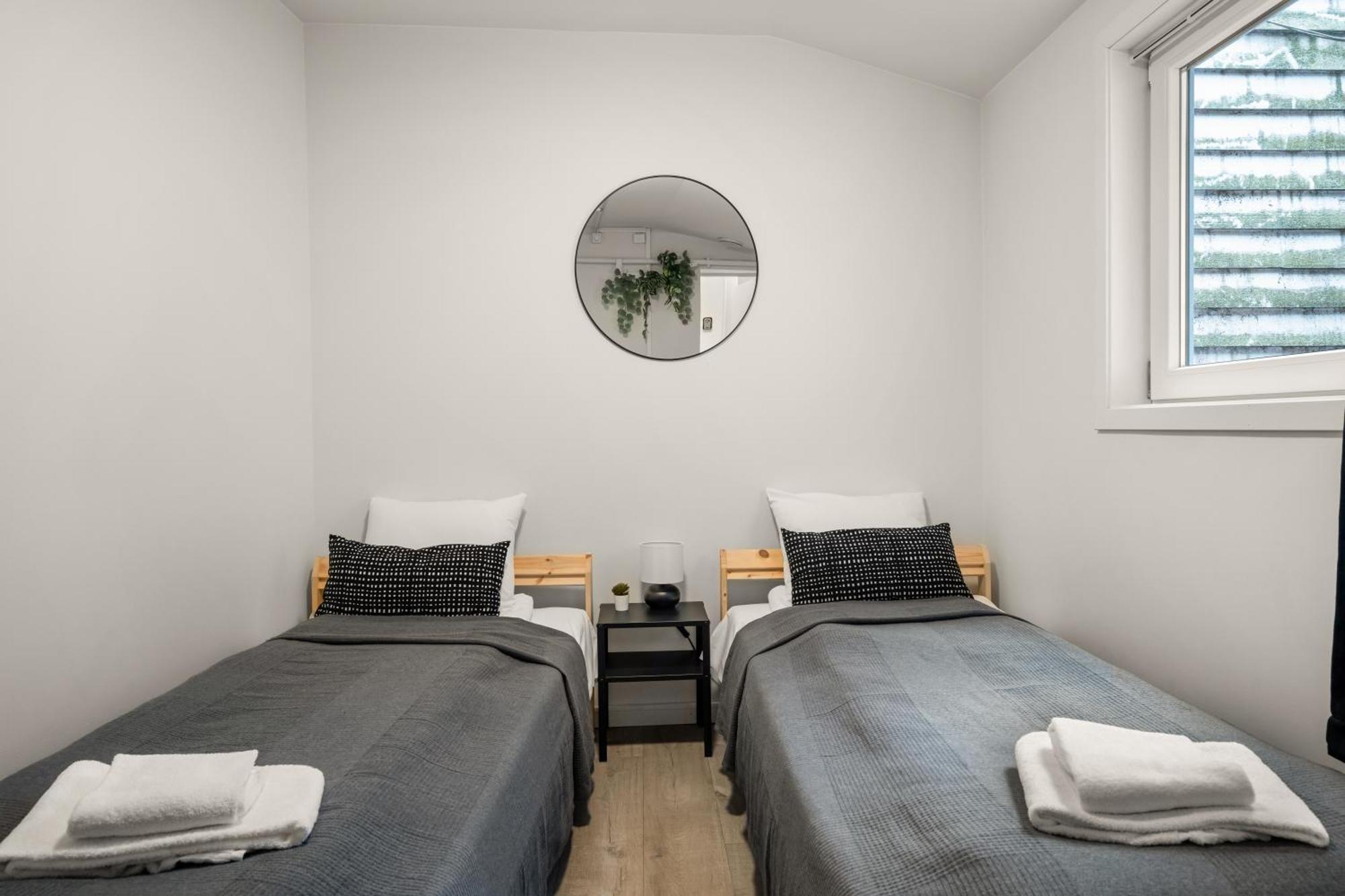 One Of A Kind In I 7 Bedrooms I 15 Guests! Apartment