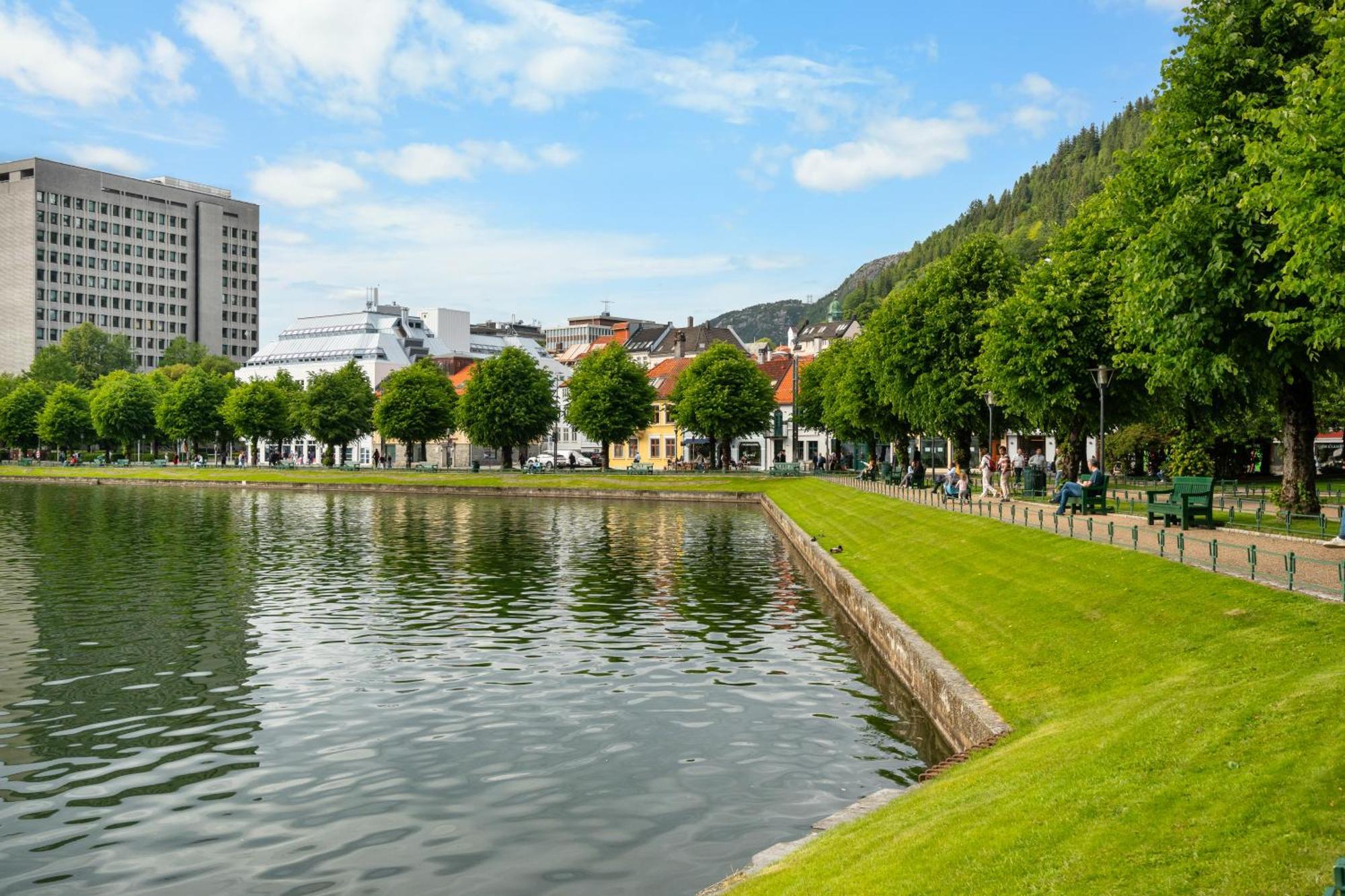Apartment One Of A Kind In I 7 Bedrooms I 15 Guests! Bergen